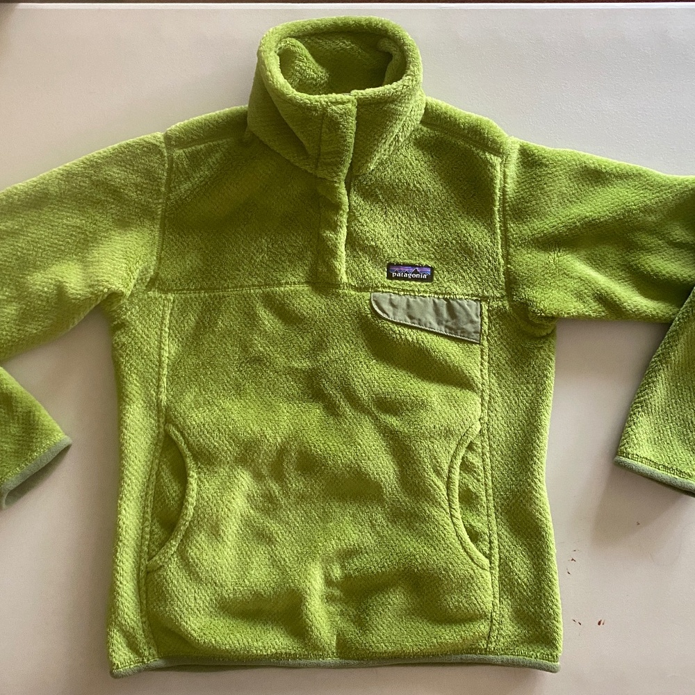 Patagonia Women's Re-Tool Snap-T Pullover in a bright, lime green S